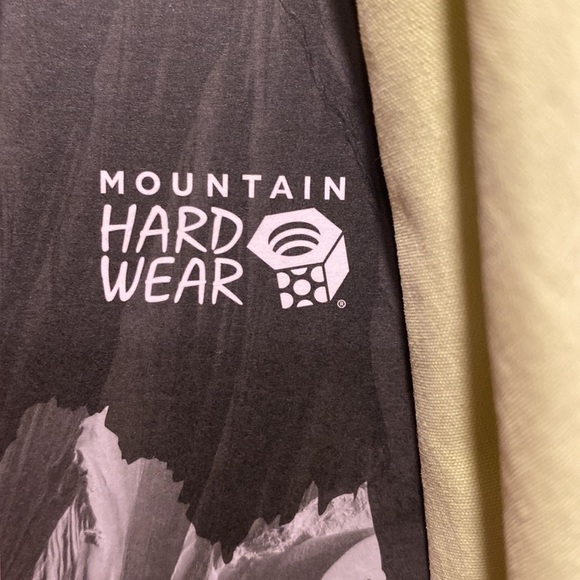 Mountain Hardware Jacket - Picture 5 of 5